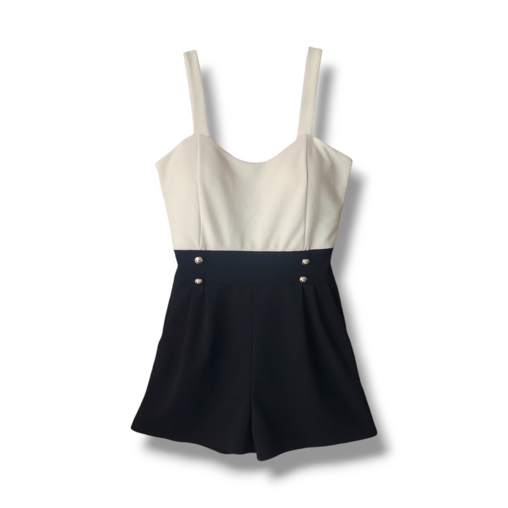 Sleeveless Two Tone Shorts Romper with pockets